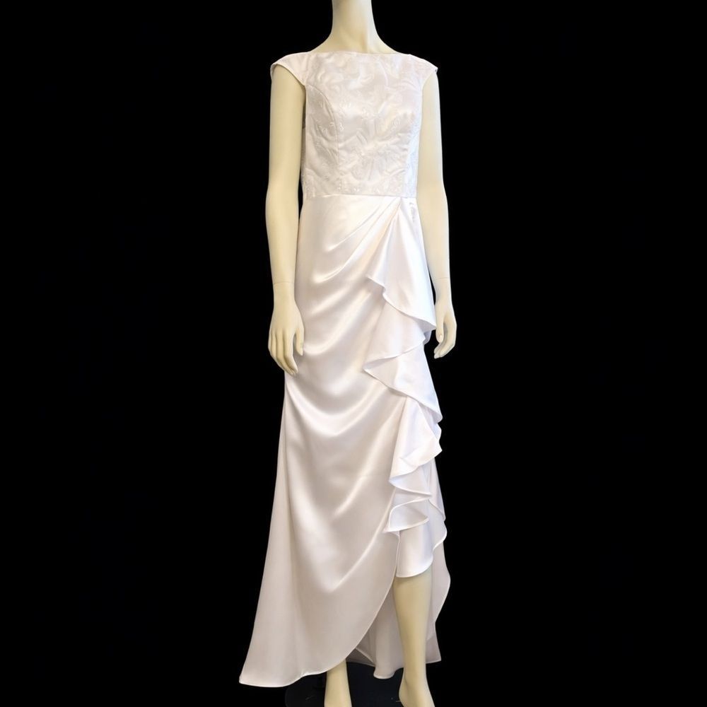 Elegant Wedding Dress With Sequined Bodice and Cap Sleeves White 10 NWT